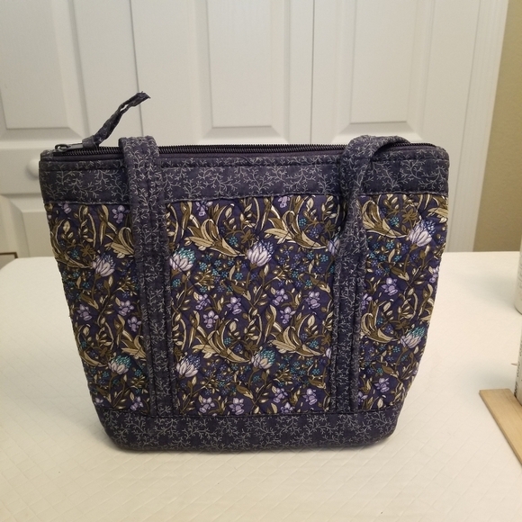 Blue Floral Quilted Purse 2 Small Pockets Outside Organizer Inside 10 X 10 X 3.5 - Picture 5 of 9